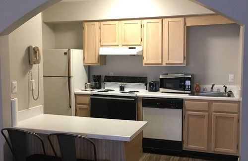 Manchester Apartment | Ambassador Inn And Suites