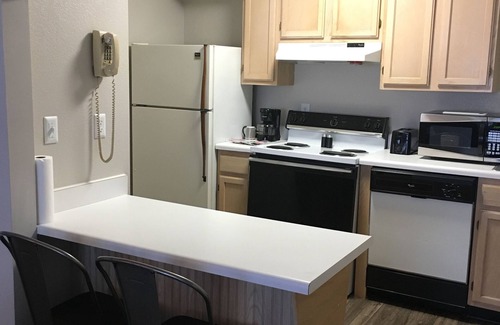 Manchester Apartment | Ambassador Inn And Suites