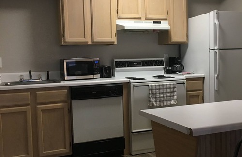 Manchester Apartment | Ambassador Inn And Suites