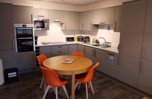 Ambleside Apartment | Ambleview - fell views with balcony and private parking in central Ambleside.