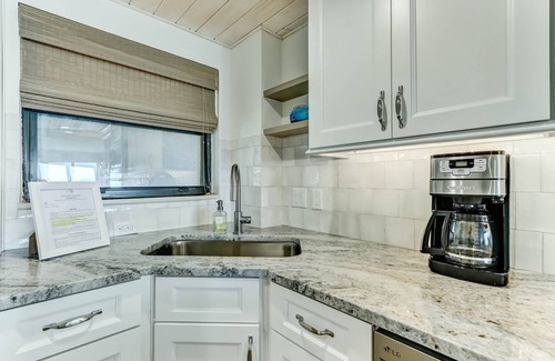 Fernandina Beach Condo | Amelia Island - Amelia by the Sea Private Fishing Pier, Tennis Courts