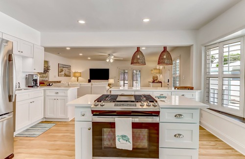 Ocean Cay House | "Amelia On My Mind"nBeach house with backyard and screened porch - sleeps 8