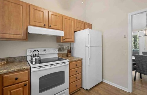 Salem House | Amenities Gated Lake Keowee Super Clean