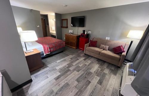Ionia Hotel | American Inn and Suites Ionia