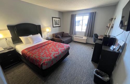 Ionia Hotel | American Inn and Suites Ionia
