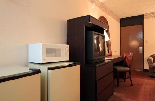 Northeast Raleigh Hotel | Americas Best Value Inn North Capital