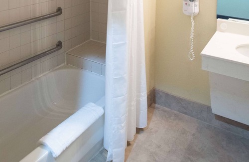 West Point Hotel | Americas Best Value Inn West Point, MS