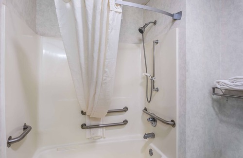 Wenona Hotel | Americas Best Value Inn Wenona