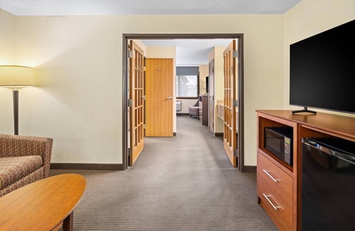 Bismarck Hotel | AmericInn by Wyndham Bismarck