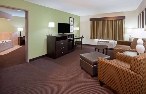 De Witt Hotel | AmericInn by Wyndham DeWitt