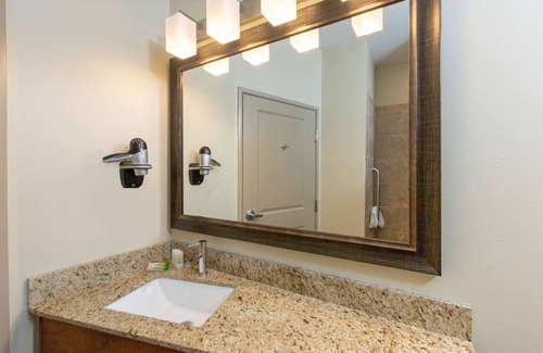 Humboldt Hotel | AmericInn by Wyndham Humboldt