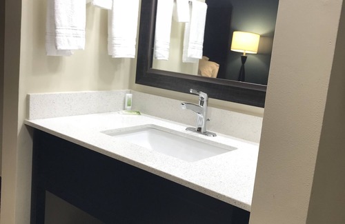 Jefferson Hotel | AmericInn by Wyndham Jefferson