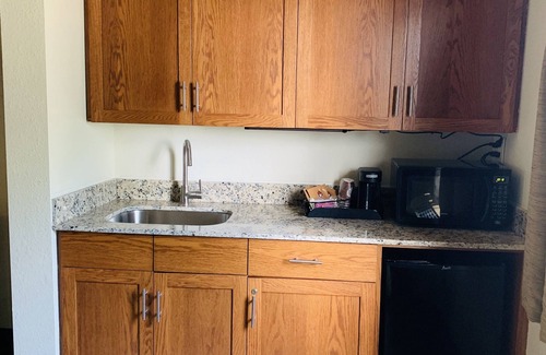 Kewanee Hotel | AmericInn by Wyndham Kewanee