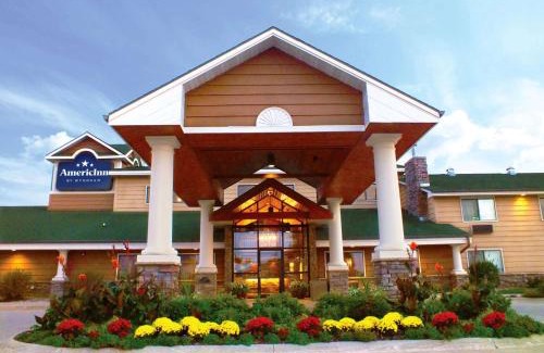 Okoboji Hotel | AmericInn by Wyndham Okoboji