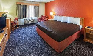 Sturgeon Bay Hotel | AmericInn by Wyndham Sturgeon Bay