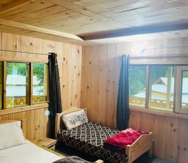 Azad Kashmir Hotel | Amir Guest House Taobat