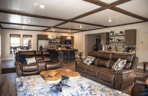 Somerdale House | Amish Country Farmhouse Sugarcreek