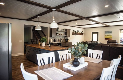 Somerdale House | Amish Country Farmhouse Sugarcreek