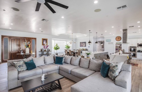 Rancho Solano House | Ample and cozy Phoenix central corridor home with pool and equipped gym.