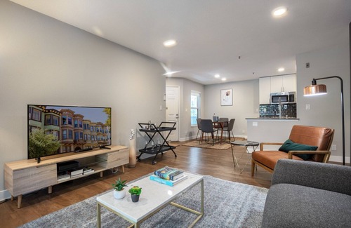 Old Mountain View Apartment | Ample DT Mountain View 2BR w/Pool, Gym, Parking, Patio, by Blueground