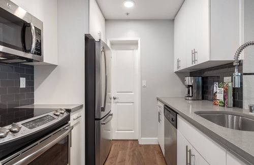 Old Mountain View Apartment | Ample DT Mountain View 2BR w/Pool, Gym, Parking, Patio, by Blueground