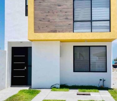 San Luis Potosi Apartment | Amplia casa cerca de zona industrial