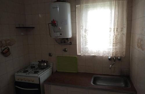 Mar de Ajo Apartment | Amplia casa con fondo y estacionamiento a metros del mar