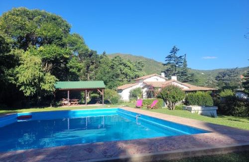 La Falda House | Amplia Casona de Estilo en La Falda