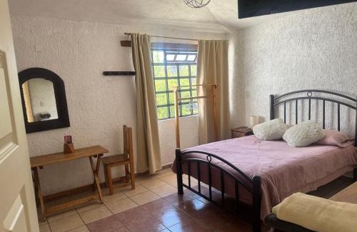 De Guadalupe House | Amplia Casa en el Corazón de Sancris