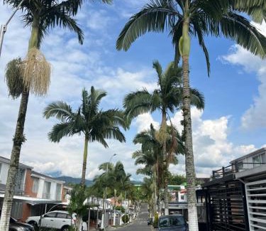 Pereira House | Amplia y cómoda 4 hab 6 camas doble parqueo