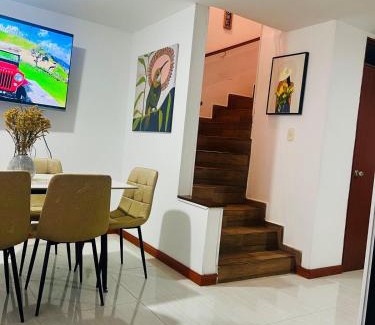 Pereira House | Amplia y cómoda 4 hab 6 camas doble parqueo