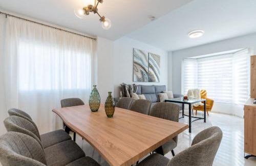 Gerena House | Amplio y luminoso chalet en Gerena, para familias o grupos