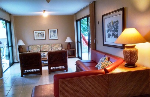 Caioba Apartment | Amplo, um por Andar, Três Sacadas, Varanda, Sala com 3 Ambientes, 150 m da Praia