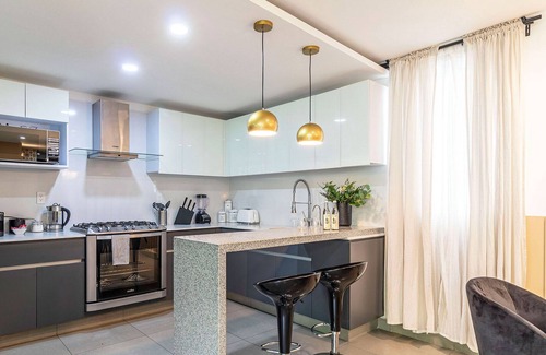 Hipodromo Apartment | Amsterdam by Kukun Su