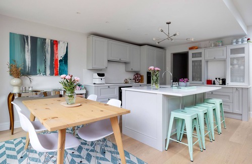 Shepherd's Bush House | An Artist’s Home, by Veeve