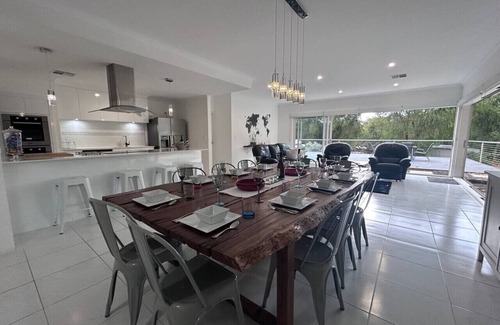 Myalup House | An Entertainers Delight by the Lake