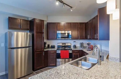 Zionsville Apartment | An Exquisite 3 Rooms Townhome in Zionsville Suitable for Long-Term Stays