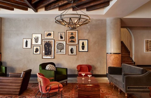 Downtown El Paso House | An Inviting and Lavish Queen Room! With Bathtub