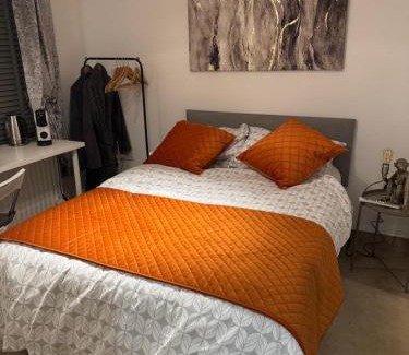 Lisburn House | An Reimse