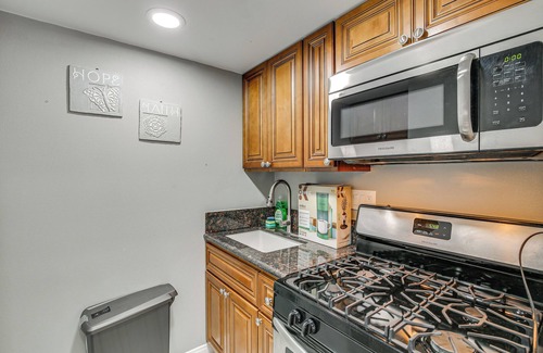 Anaheim Hills Apartment | Anaheim Studio w/Fireplace: 14 Mi to Disneyland!