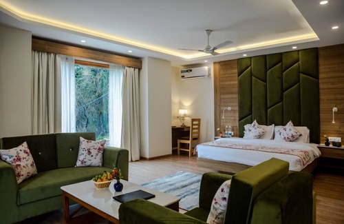 Manali Hotel | Anand Vardhan Resorts