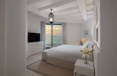 Ghantoot Resort | Anantara Santorini Abu Dhabi Retreat - Adults Only