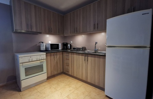 Omales Ski Chalet | Anaroussa Diros Villa