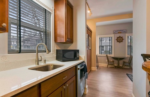Annapolis Apartment | Anchor's Away in the Heart of Eastport!