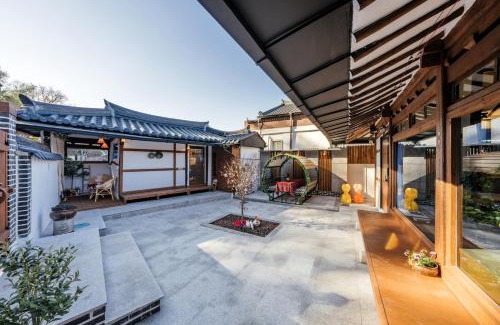 Jeonju House | And spring