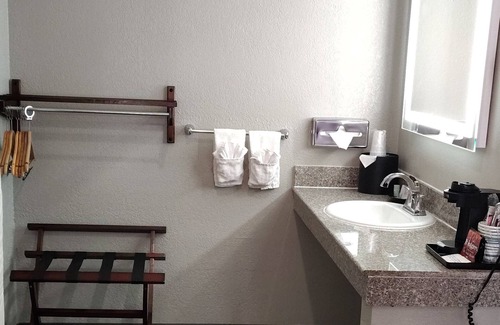 Cascade Hotel | Anderson Inn