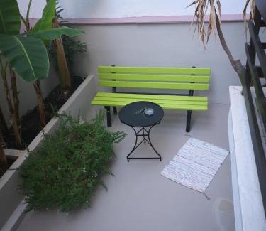 Koukaki Apartment | Androniki suite