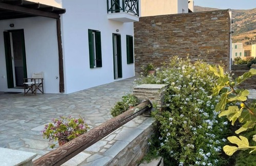 Gavrio House | Andros Villa with Pool