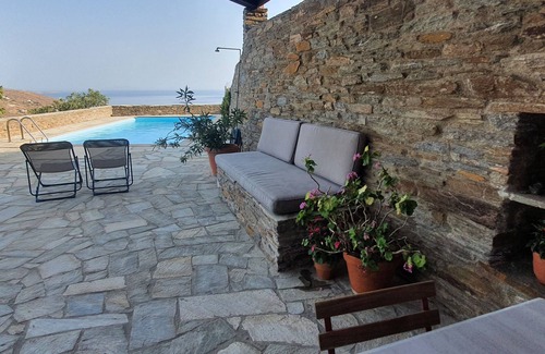 Gavrio House | Andros Villa with Pool