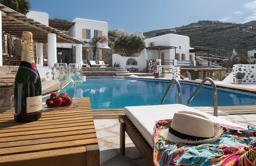 Houlakia Apartment | Anerousses Mykonian Traditional Houses